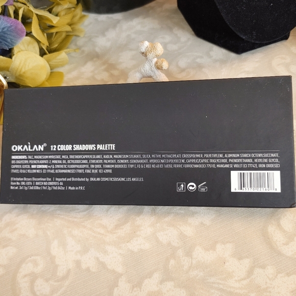 Okalan 12 Brightly Colored Eye Shadow Palette New - Picture 3 of 4